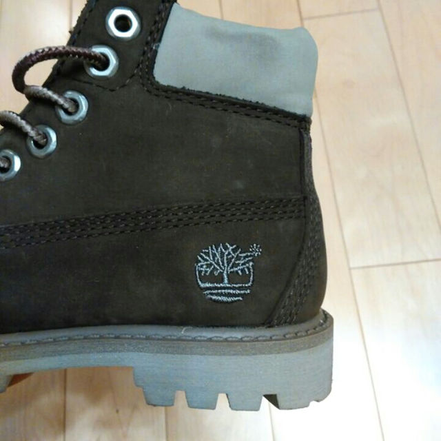 Timberland(ティンバーランド)の【新品】ティンバーランド・キッズブーツ キッズ/ベビー/マタニティのキッズ/ベビー/マタニティ その他(その他)の商品写真