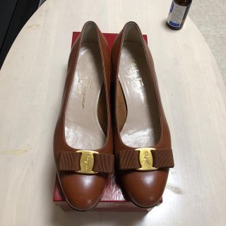 サルヴァトーレフェラガモ(Salvatore Ferragamo)のあじみ様専用 フェラガモ パンプス(ハイヒール/パンプス)