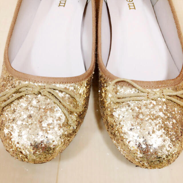 merlot(メルロー)のmerlot ゴールド パンプス レディースの靴/シューズ(ハイヒール/パンプス)の商品写真