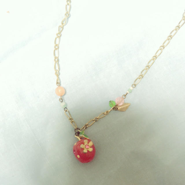 franche lippee(フランシュリッペ)のりんごネックレス レディースのアクセサリー(ネックレス)の商品写真