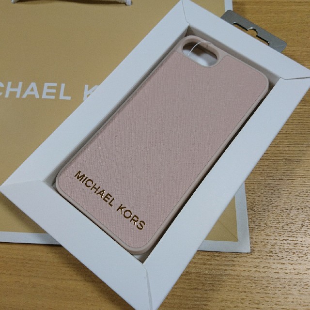 Michael Kors(マイケルコース)の新品 ★ MICHAEL KORS マイケルコース iPhoneケース  スマホ/家電/カメラのスマホアクセサリー(モバイルケース/カバー)の商品写真