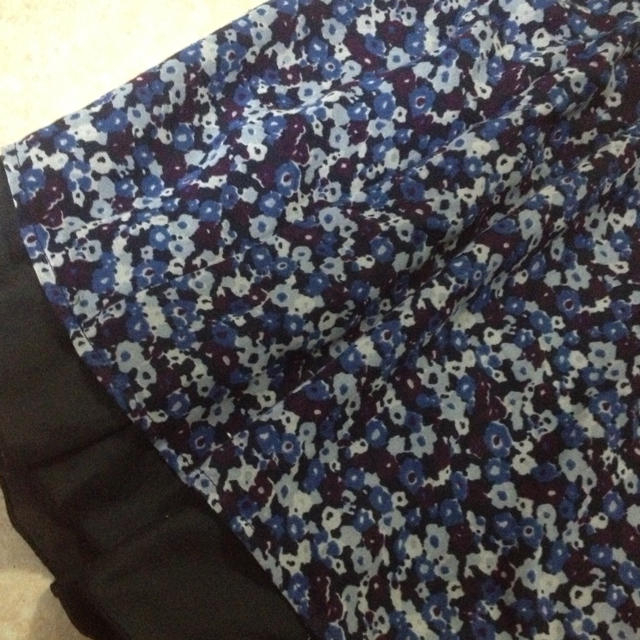 ikka(イッカ)のIKKA/花柄スカート レディースのスカート(ひざ丈スカート)の商品写真
