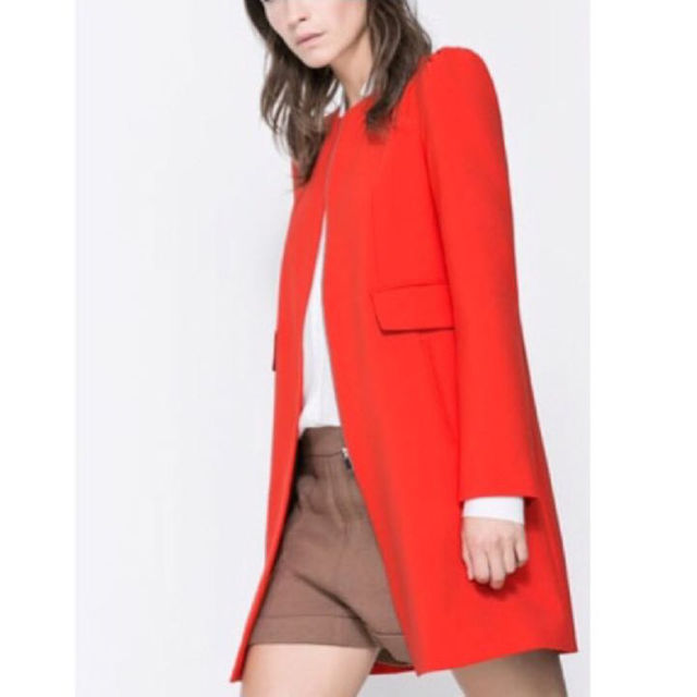 ZARA(ザラ)のZARA 赤 コート レディースのジャケット/アウター(ロングコート)の商品写真