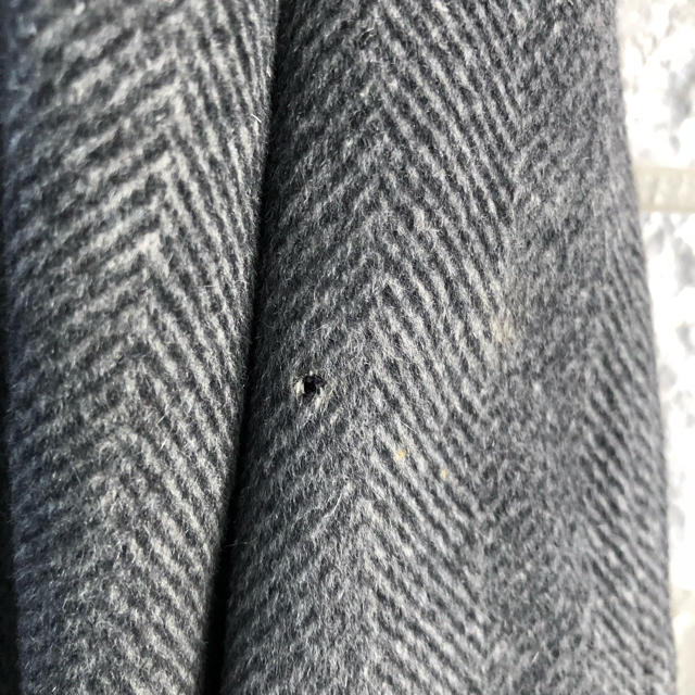 used カシミア100% ヘリンボーン柄 ステンカラーコート メンズ L メンズのジャケット/アウター(ステンカラーコート)の商品写真