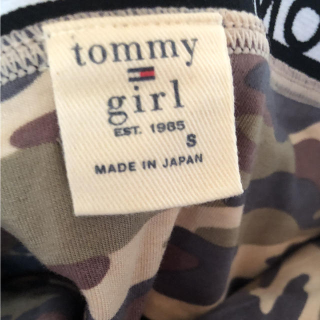 tommy girl(トミーガール)のTOMMY 迷彩 ベアトップ チューブトップ レディースのトップス(ベアトップ/チューブトップ)の商品写真