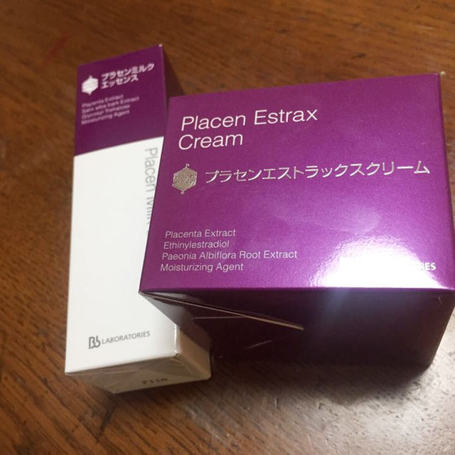 プラセンミルクエッセンスとプラセンエストラックスクリーム