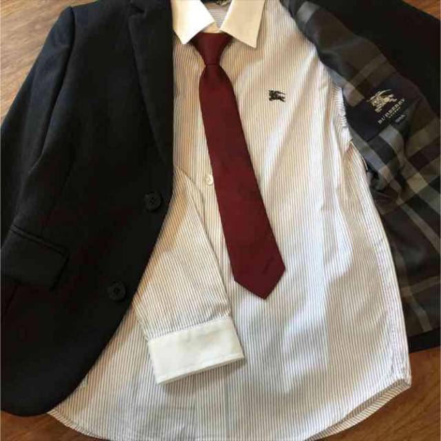 BURBERRY(バーバリー)のあきさん専用 バーバリー スーツ 120 キッズ/ベビー/マタニティのキッズ服男の子用(90cm~)(ドレス/フォーマル)の商品写真