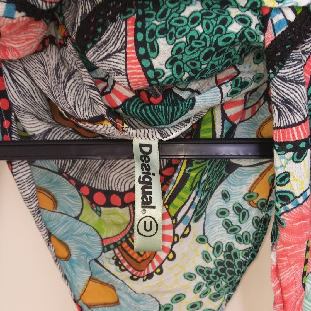 DESIGUAL(デシグアル)のDESIGUALスカーフ　たごさく様専用 レディースのファッション小物(バンダナ/スカーフ)の商品写真