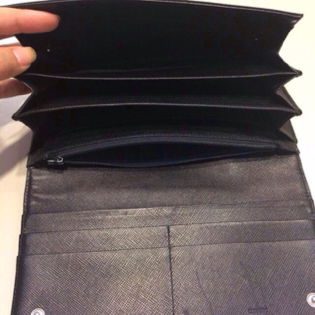 PRADA(プラダ)のPRADA ナイロン 二つ折り長財布 レディースのファッション小物(財布)の商品写真