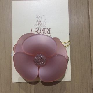 アレクサンドルドゥパリ(Alexandre de Paris)のカメリアバレッタ(ヘアピン)