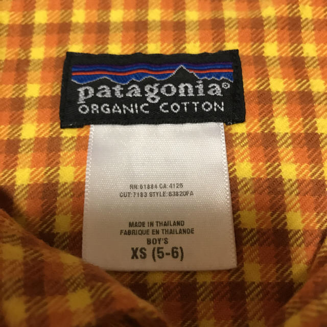 patagonia(パタゴニア)のパタゴニア  キッズ  ネルシャツ【XL】➕フリースパーカー キッズ/ベビー/マタニティのキッズ服男の子用(90cm~)(Tシャツ/カットソー)の商品写真