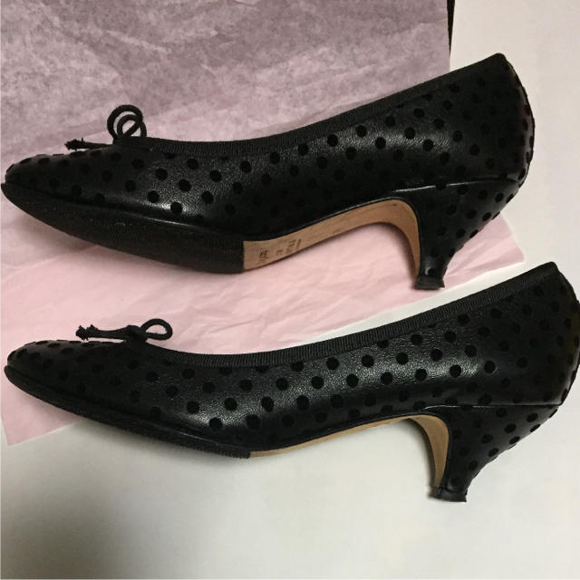 repetto(レペット)のReppetto ドット パンプス 38 レディースの靴/シューズ(ハイヒール/パンプス)の商品写真