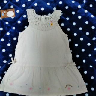 ミキハウス(mikihouse)の★ほぼ未使用★ミキハウス★90★かぎ編み刺繍ワンピース ベージュ女の子★２歳★(ワンピース)