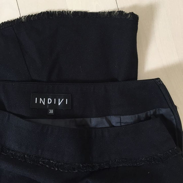 INDIVI(インディヴィ)のインディヴィ ブラックスカート レディースのスカート(ひざ丈スカート)の商品写真