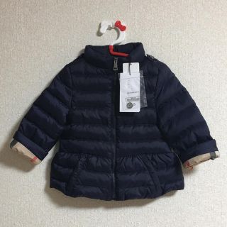 バーバリー(BURBERRY)の本日限り 新品 タグ付き バーバリー 2Y ネイビー ダウンジャケット 女の子(ジャケット/上着)