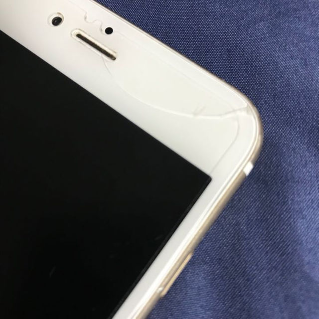 Apple(アップル)のdocomo　iPhone6Plus　16GB　ゴールド　利用制限判定〇 スマホ/家電/カメラのスマートフォン/携帯電話(スマートフォン本体)の商品写真