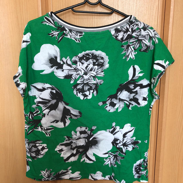 ZARA(ザラ)の花柄Tシャツ レディースのトップス(Tシャツ(半袖/袖なし))の商品写真