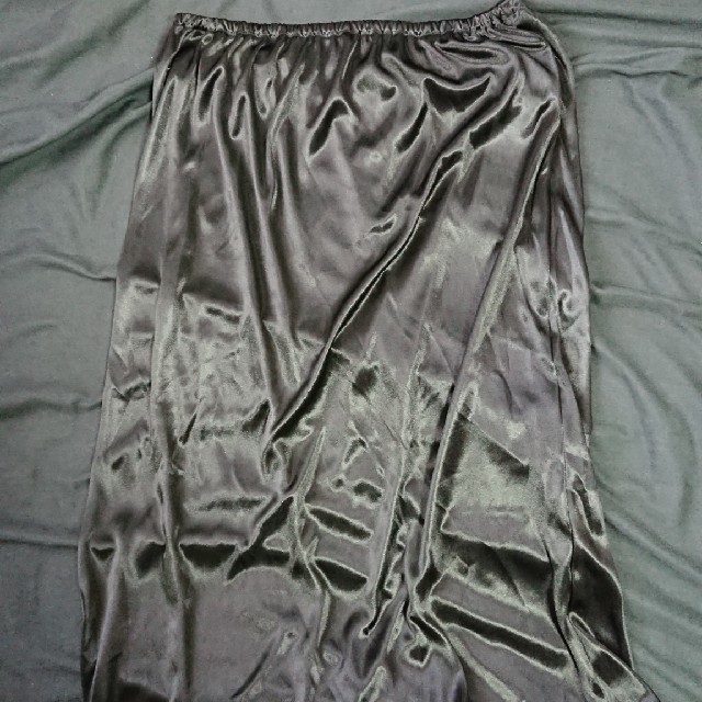 BENETTON(ベネトン)のBENETTON　ブラック　黒　ペチコート レディースのスカート(ひざ丈スカート)の商品写真