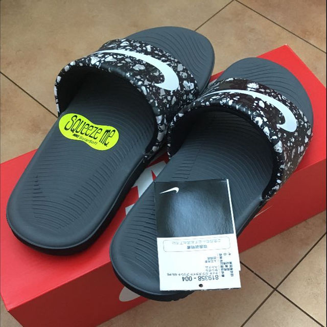 NIKE(ナイキ)のnike kawa slide b/w レディースの靴/シューズ(サンダル)の商品写真