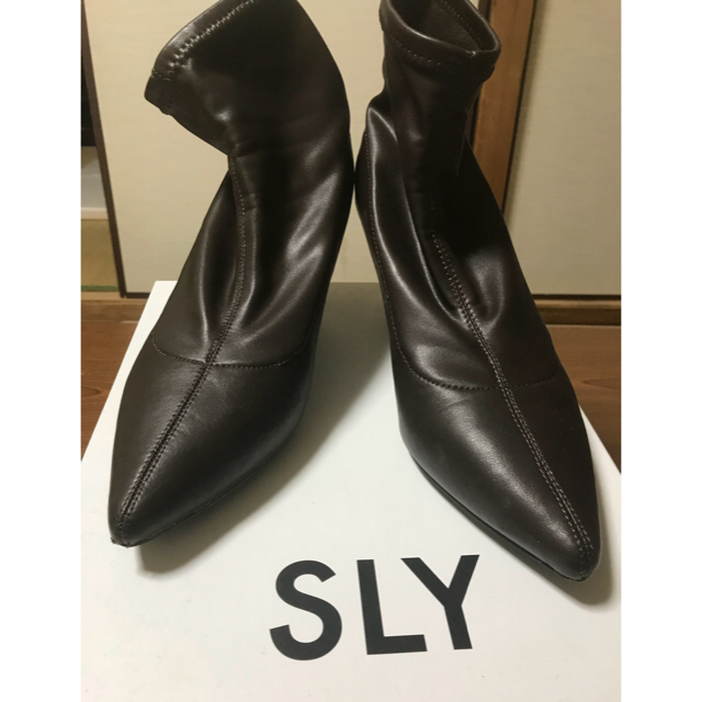 SLY(スライ)のsly SHAPED SHORT BOOTS  レディースの靴/シューズ(ブーツ)の商品写真