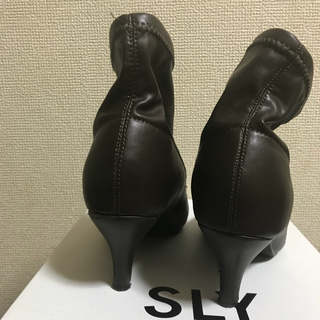 SLY(スライ)のsly SHAPED SHORT BOOTS  レディースの靴/シューズ(ブーツ)の商品写真