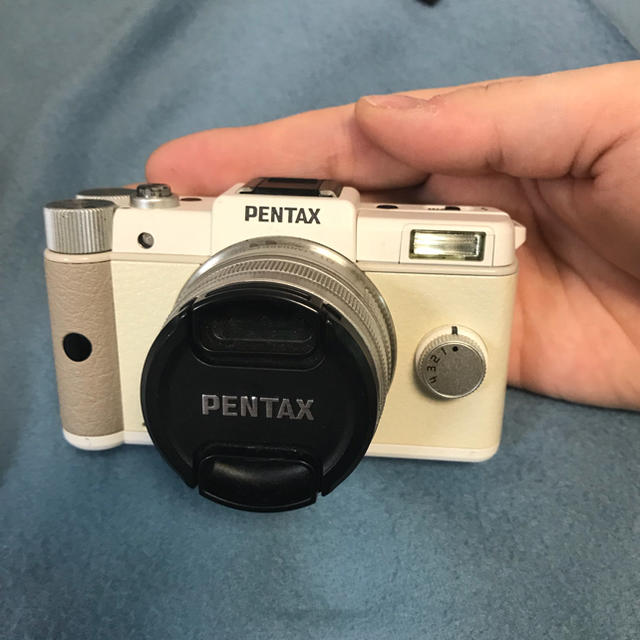 PENTAX(ペンタックス)のPentax Q パンケーキレンズ スマホ/家電/カメラのカメラ(ミラーレス一眼)の商品写真