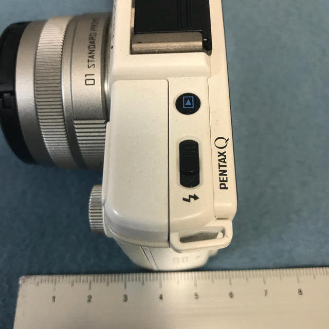 PENTAX(ペンタックス)のPentax Q パンケーキレンズ スマホ/家電/カメラのカメラ(ミラーレス一眼)の商品写真