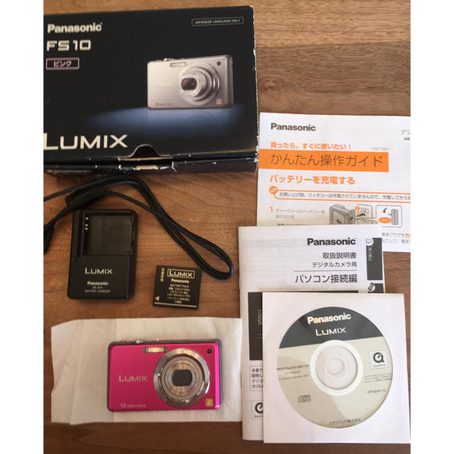 Panasonic(パナソニック)のデジカメ Panasonic LUMIX  DMC- FS10 ピンク スマホ/家電/カメラのカメラ(コンパクトデジタルカメラ)の商品写真