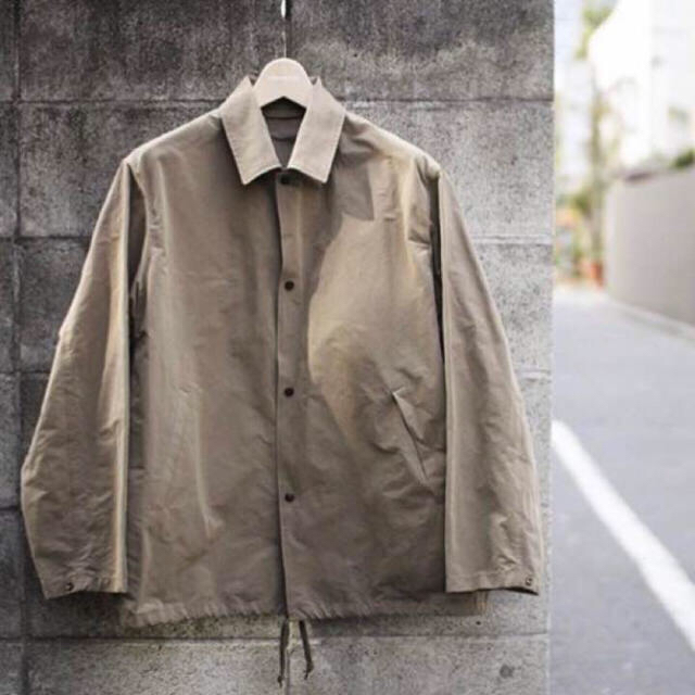 COMOLI(コモリ)のcomoli コーチジャケット ベージュ メンズ ブルゾン ma 1 メンズのジャケット/アウター(ナイロンジャケット)の商品写真