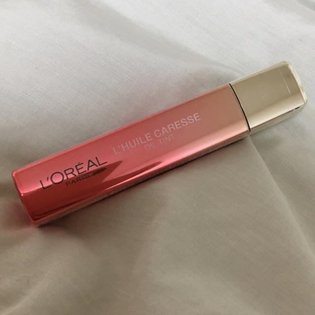 L'Oreal Paris(ロレアルパリ)の【新品】ロレアルパリ ユイルカレス804 コスメ/美容のベースメイク/化粧品(リップグロス)の商品写真