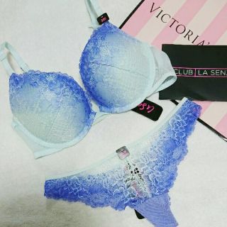 ヴィクトリアズシークレット(Victoria's Secret)の【32C/XS】Lasenzaプッシュアップブラセット(ブラ&ショーツセット)