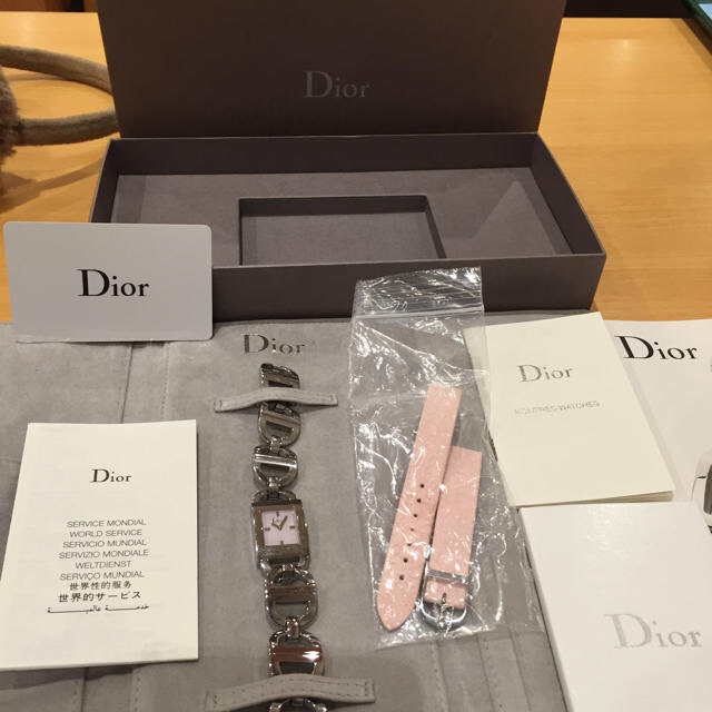 【本日特価】 Christian Dior - 美品です  クリスチャンディオールロゴマーク入りファッション時計 腕時計