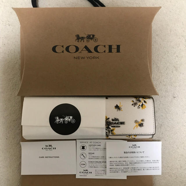 COACH(コーチ)の【売り切れました】週末限定、価格☆花柄COACH（コーチ） 6連キーケース レディースのファッション小物(キーケース)の商品写真