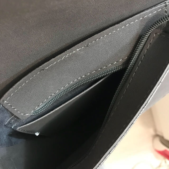 【韓国購入】リング付きグレーショルダー レディースのバッグ(ショルダーバッグ)の商品写真