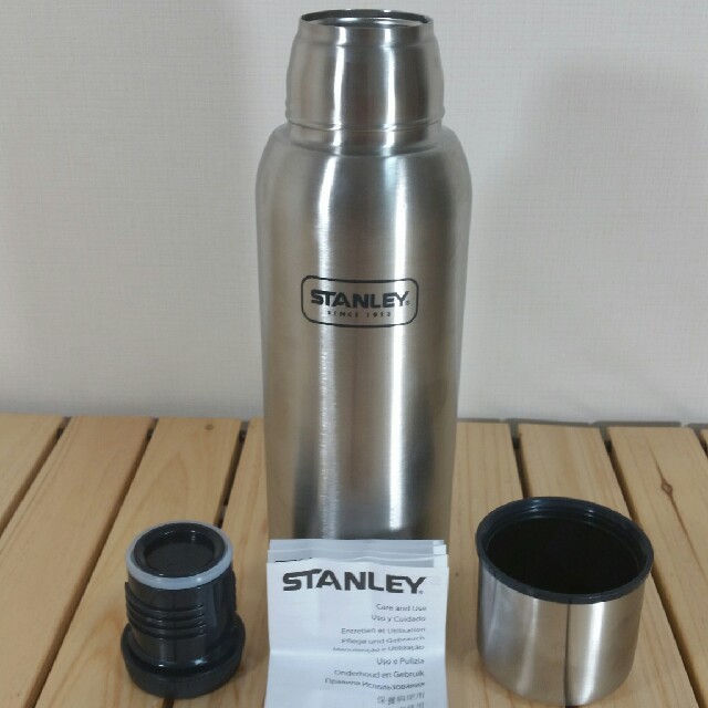 Stanley(スタンレー)の■新品　未使用■STANLEY スタンレー　真空ボトル　1L　水筒　シルバー スポーツ/アウトドアのアウトドア(食器)の商品写真