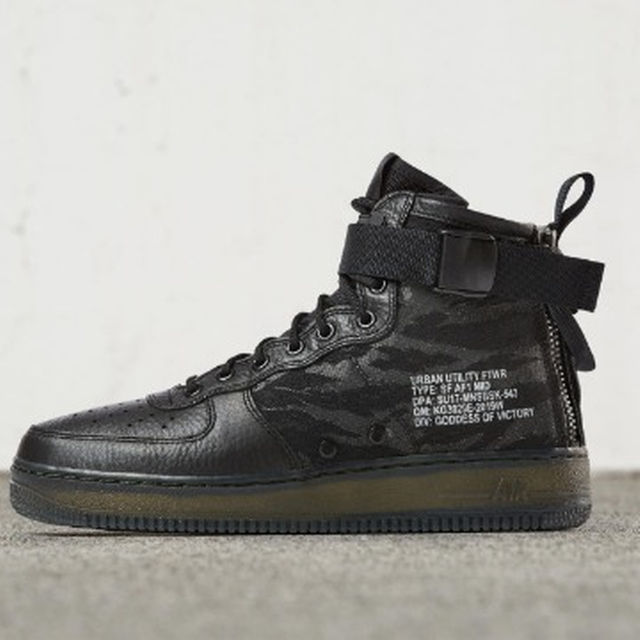 NIKE(ナイキ)のbb8さん　NIKE SPECIAL FIELD AIR FORCE 1 MID メンズの靴/シューズ(スニーカー)の商品写真