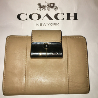 コーチ(COACH)の値下げ中♡コーチ♡二つ折り財布♡ベージュ♡美品(財布)