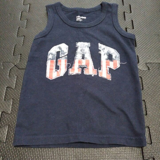 GAP(ギャップ)のGAP 95 タンクトップ 紺色 キッズ/ベビー/マタニティのキッズ服男の子用(90cm~)(Tシャツ/カットソー)の商品写真