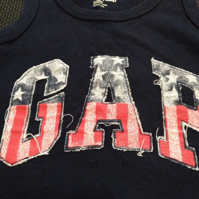 GAP(ギャップ)のGAP 95 タンクトップ 紺色 キッズ/ベビー/マタニティのキッズ服男の子用(90cm~)(Tシャツ/カットソー)の商品写真