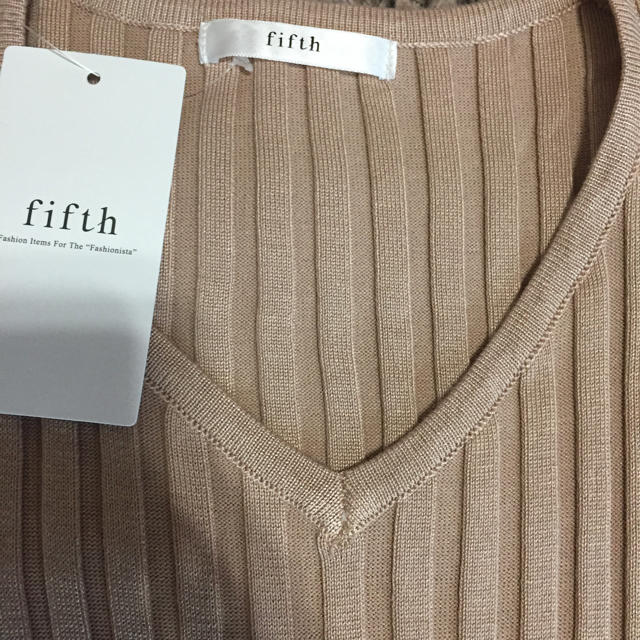fifth(フィフス)のfifth Vネックニット🎵  新品 レディースのトップス(ニット/セーター)の商品写真