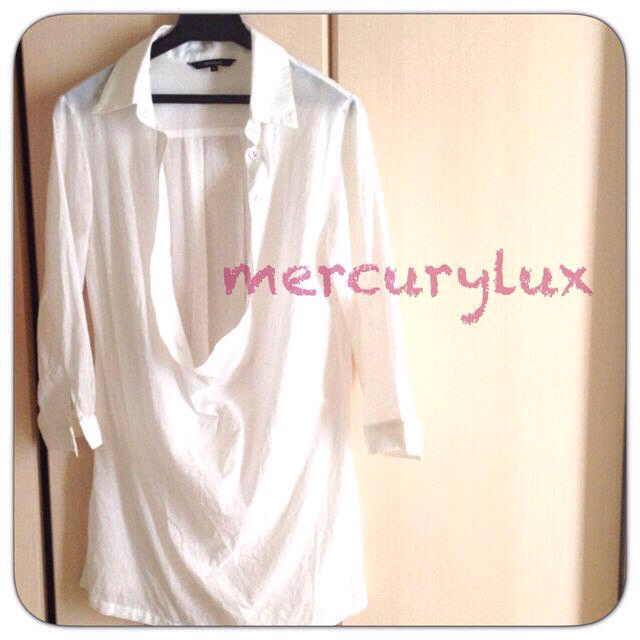 MERCURYDUO(マーキュリーデュオ)のマーキュリー♡ホワイトシャツ レディースのトップス(シャツ/ブラウス(長袖/七分))の商品写真