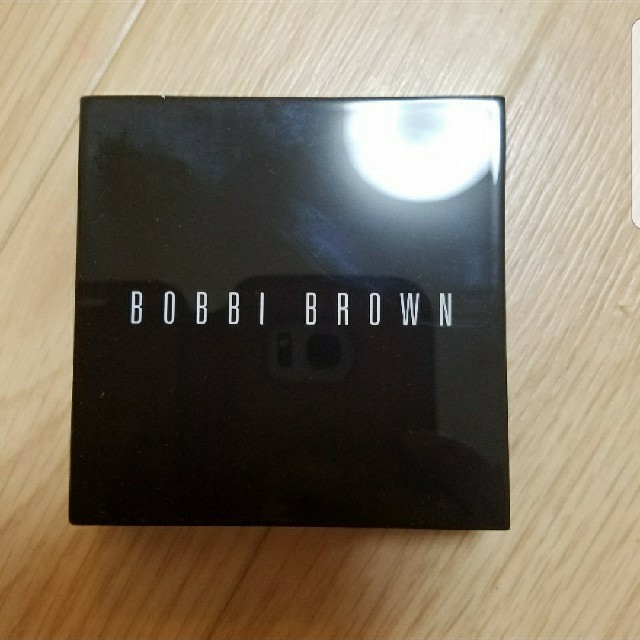 BOBBI BROWN(ボビイブラウン)のハイライティングパウダー  BOBBI BROWN   コスメ/美容のベースメイク/化粧品(フェイスパウダー)の商品写真