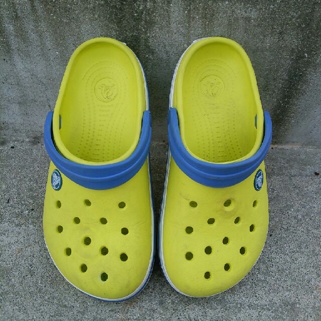 crocs クロックス 12/13(18~19㎝) イエローの通販 by めいぽー クロックス イエロー