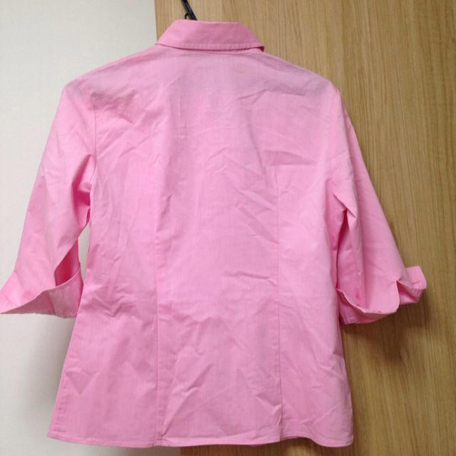 ELLE(エル)のピンクシャツ レディースのトップス(シャツ/ブラウス(長袖/七分))の商品写真