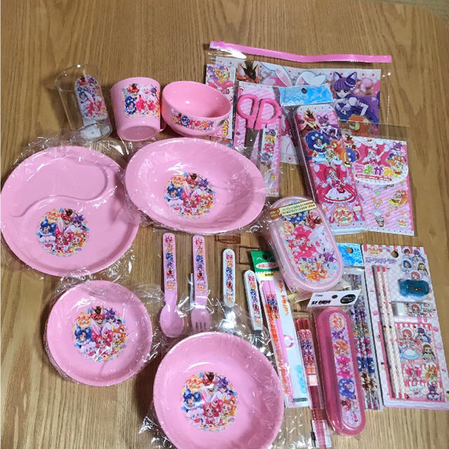 プリキュアアラモード 食器 ランチケース 文具22点セットの通販 By Tetechi ラクマ