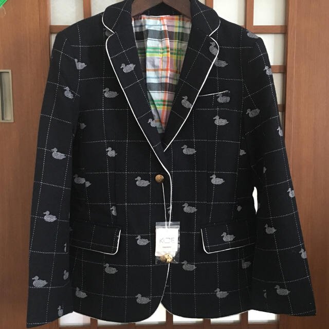 THOM BROWNE(トムブラウン)の KOE トムブラウン  コラボ  新品  ジャケット レディースのジャケット/アウター(テーラードジャケット)の商品写真