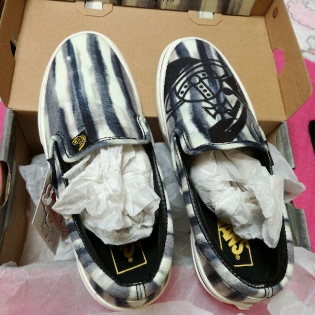 Vivienne Westwood(ヴィヴィアンウエストウッド)のvivienne westwood × vans コラボ　スリッポン レディースの靴/シューズ(スニーカー)の商品写真