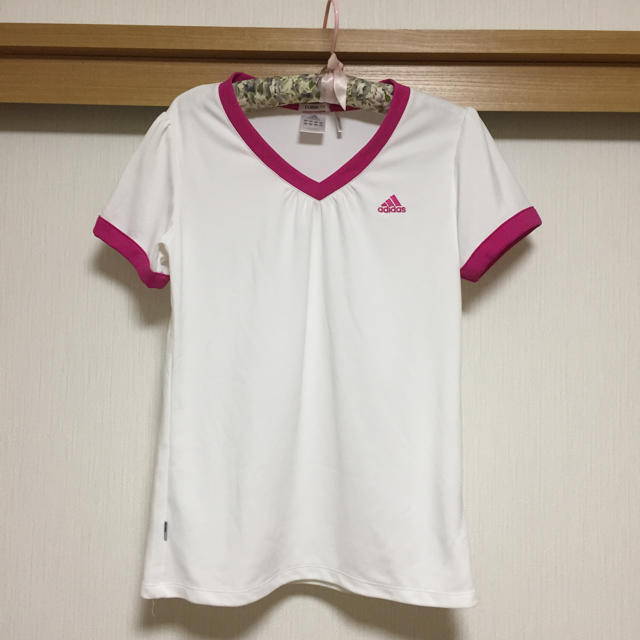 『adidas 』スポーツウェア レディースのトップス(Tシャツ(半袖/袖なし))の商品写真