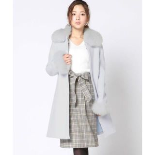 【美品】冬物コート QUEENS COURT 赤色　ファー付き