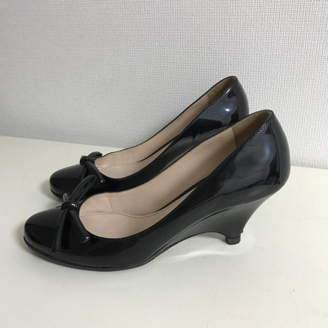 PRADA(プラダ)のPRADA☆パンプス☆35 1/2☆黒☆エナメル☆ レディースの靴/シューズ(ハイヒール/パンプス)の商品写真